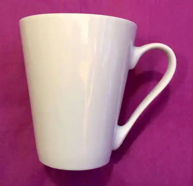 Mug conique en porcelaine à personnaliser