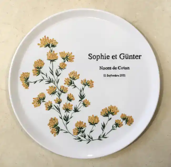 - Cadeau anniversaire de mariage plat à tarte en porcelaine personnalisé.